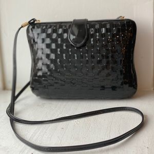 Vintage La Regale Black Clam Shell Crossbody